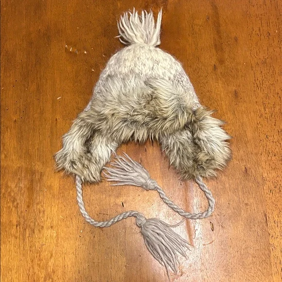 American Eagle Outfitters Faux Fur Trapper Hat - Picture 4 of 6